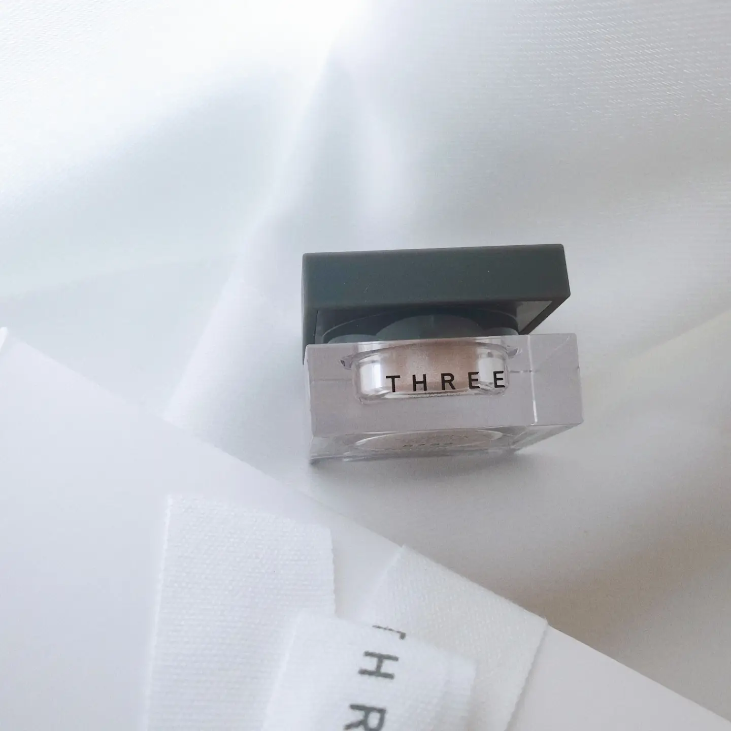 선택된 언니의파우치 리뷰 이미지 - [쉬머링 컬러 베일 스테이트먼트 [01 쉬 샤인]]