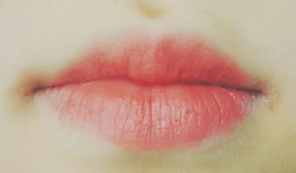 선택된 언니의파우치 리뷰 이미지 - [크리미 틴트 컬러밤 인텐스 벨벳 (16호 벨벳 레드)]