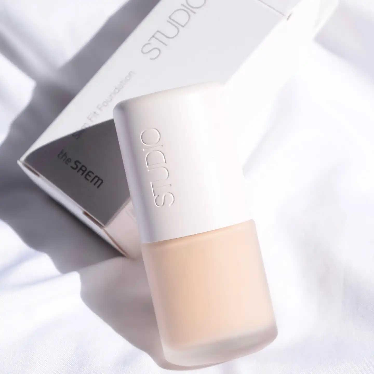 스튜디오 슬림 핏 파운데이션 21호 브라이트_10ml