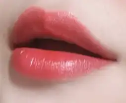 언니의파우치 리뷰 이미지 8 - [따뚜아쥬 꾸뛰르 타투 틴트 [17 언컨벤셔널 코랄]]