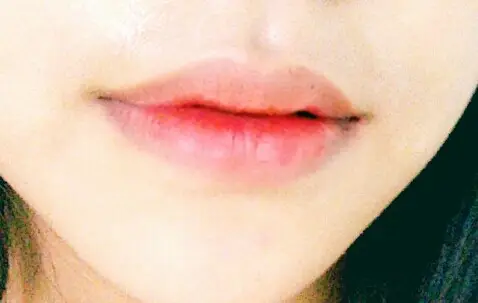 선택된 언니의파우치 리뷰 이미지 - [물방울 틴트 스틱 02 물방울 석류]