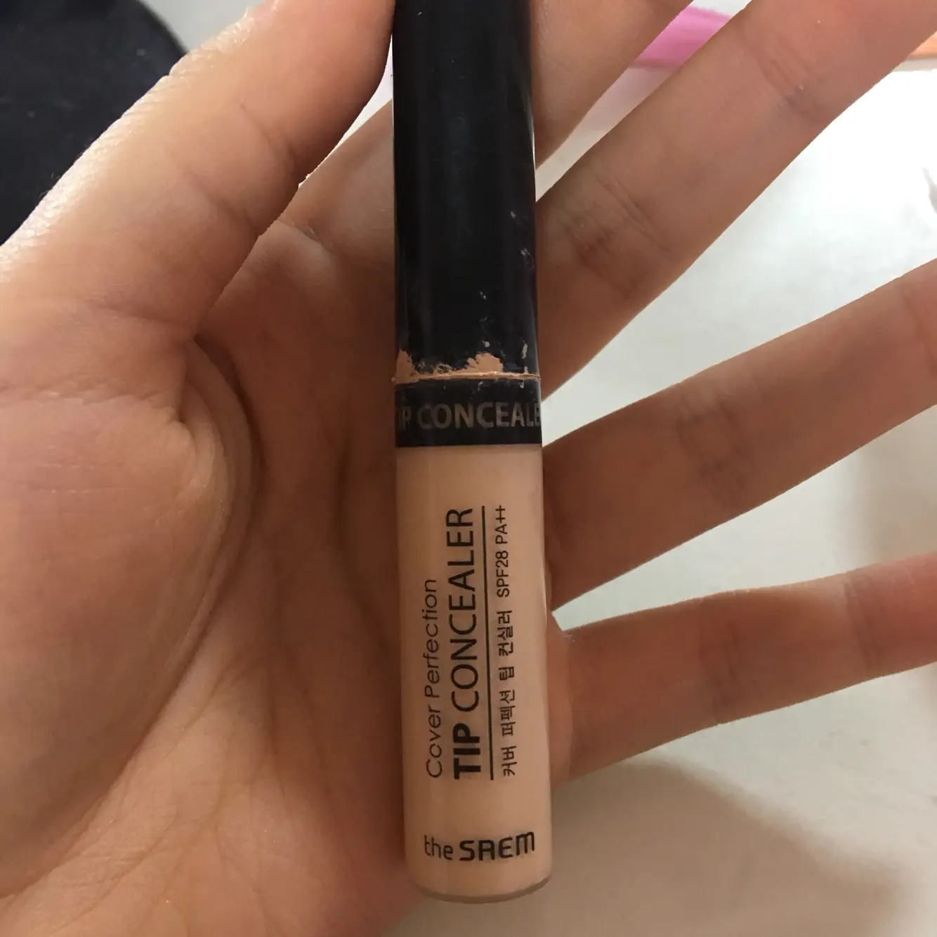 선택된 언니의파우치 리뷰 이미지 - [커버 퍼펙션 팁 컨실러 [1.5 내추럴 베이지]]