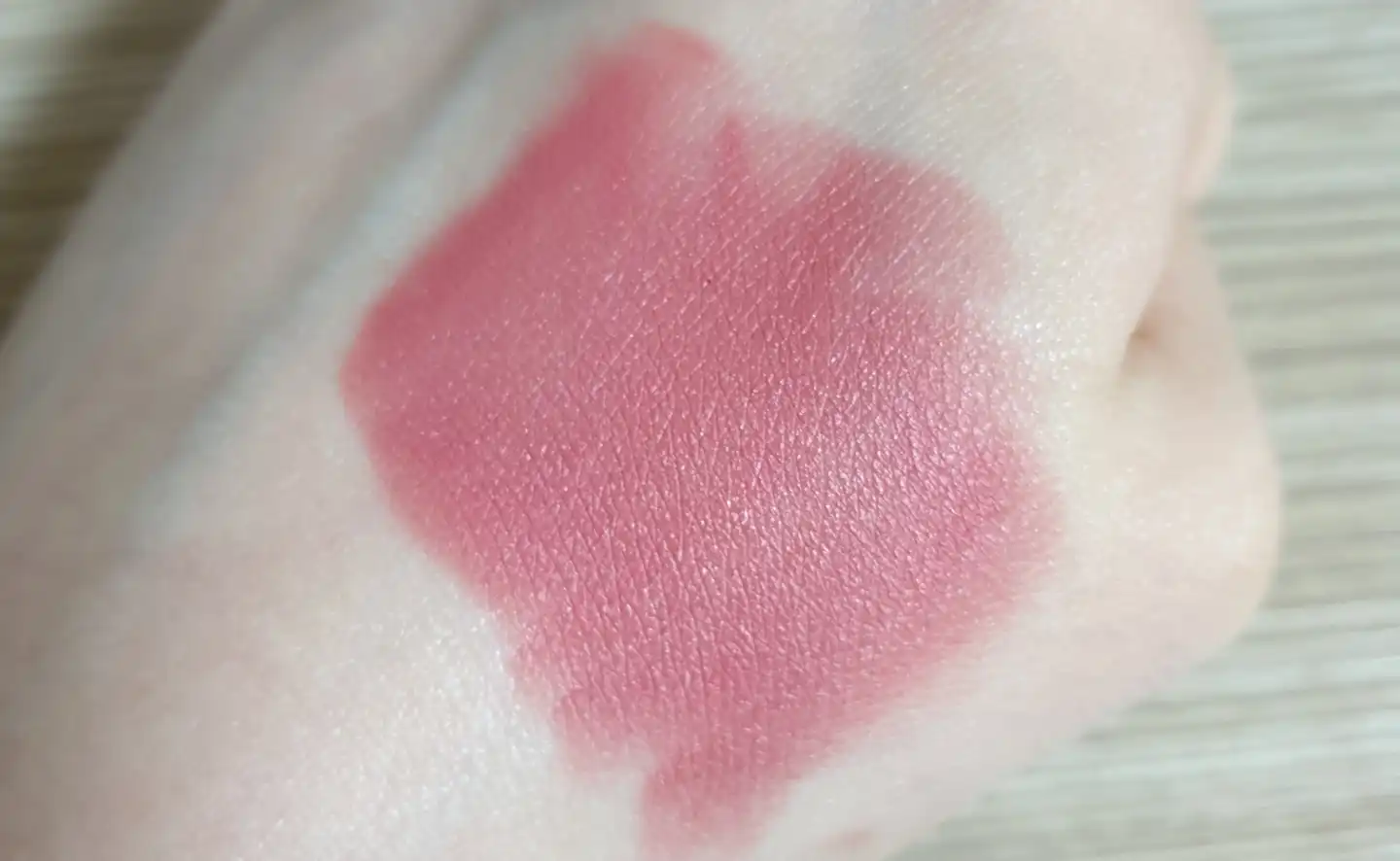 세미 매트 립스틱 [허그미]