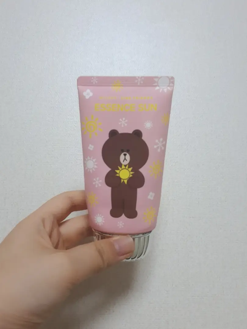 선택된 언니의파우치 리뷰 이미지 - [[라인프렌즈 에디션] 올 어라운드 세이프 블록 에센스 선]