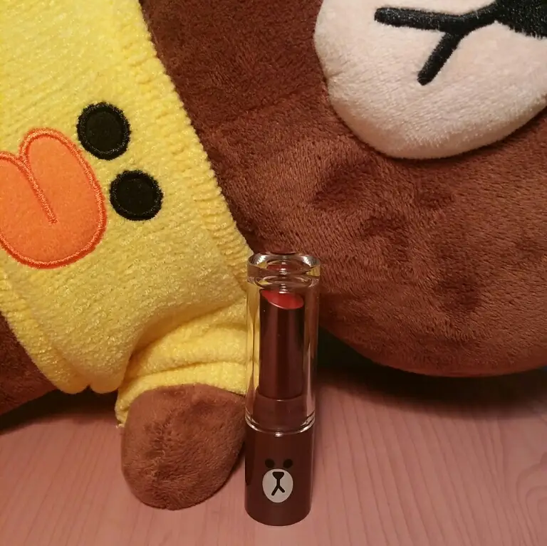 선택된 언니의파우치 리뷰 이미지 - [라인프렌즈 에디션 매트 립루즈 (MRD02 살사레드)]