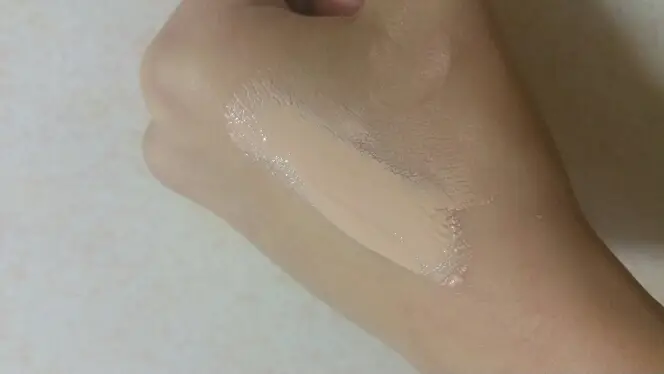 선택된 언니의파우치 리뷰 이미지 - [샘물 여린 광채 비비크림 SPF30 PA++ 01 화사한 베이지]