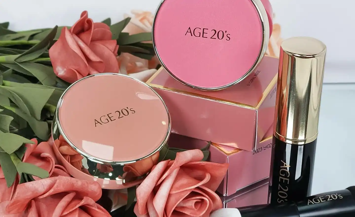 시그니처 에센스 커버 블러셔 팩트 [01 코랄 베이지]