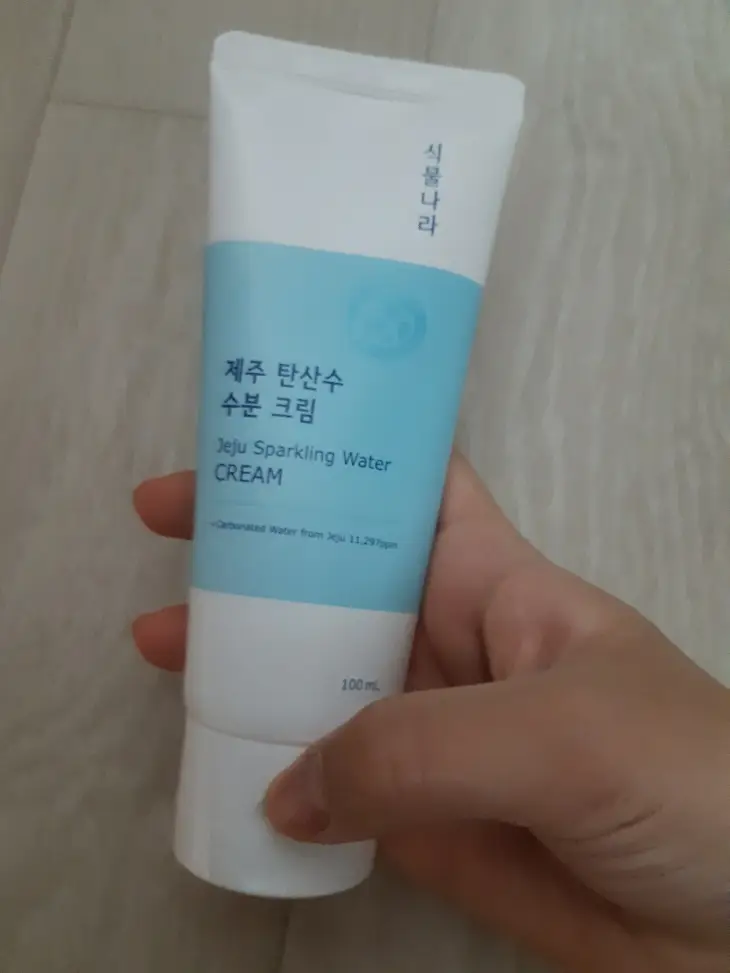 선택된 언니의파우치 리뷰 이미지 - [제주 탄산수 수분 크림]