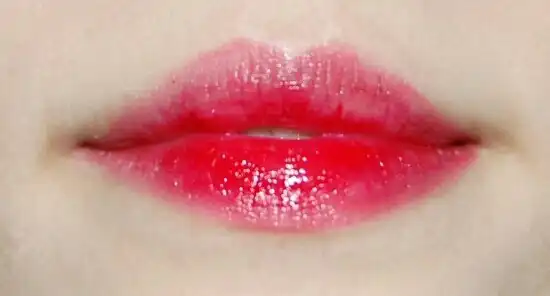 언니의파우치 리뷰 이미지 5 - [워터드롭 틴트 까멜리아 레드]