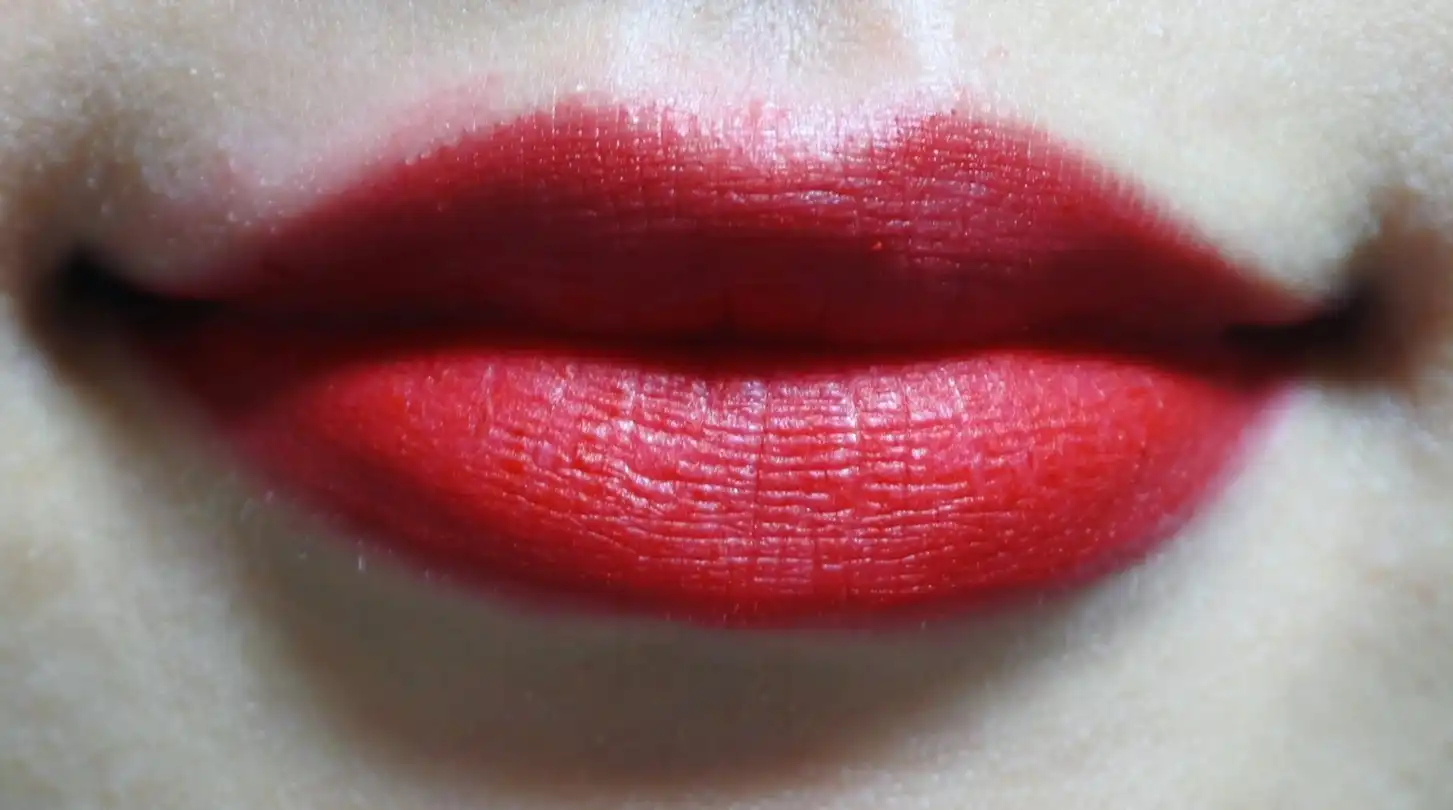 레트로 매트 립스틱 [루비 우]