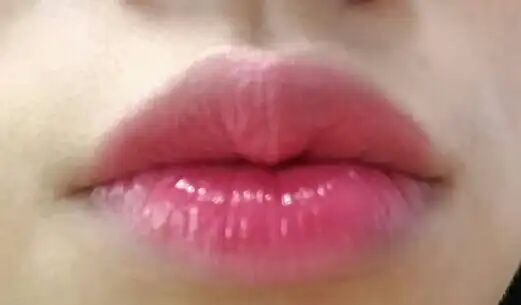 선택된 언니의파우치 리뷰 이미지 - [엑스퍼트 컬러 립 스테인-페이턴트 샤인 (103 센트럴 핑크)]