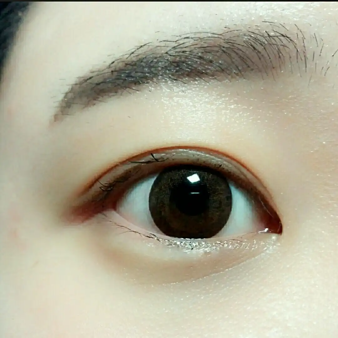 언니의파우치 리뷰 이미지 7 - [커버 퍼펙션 팁 컨실러 [01 클리어 베이지]]