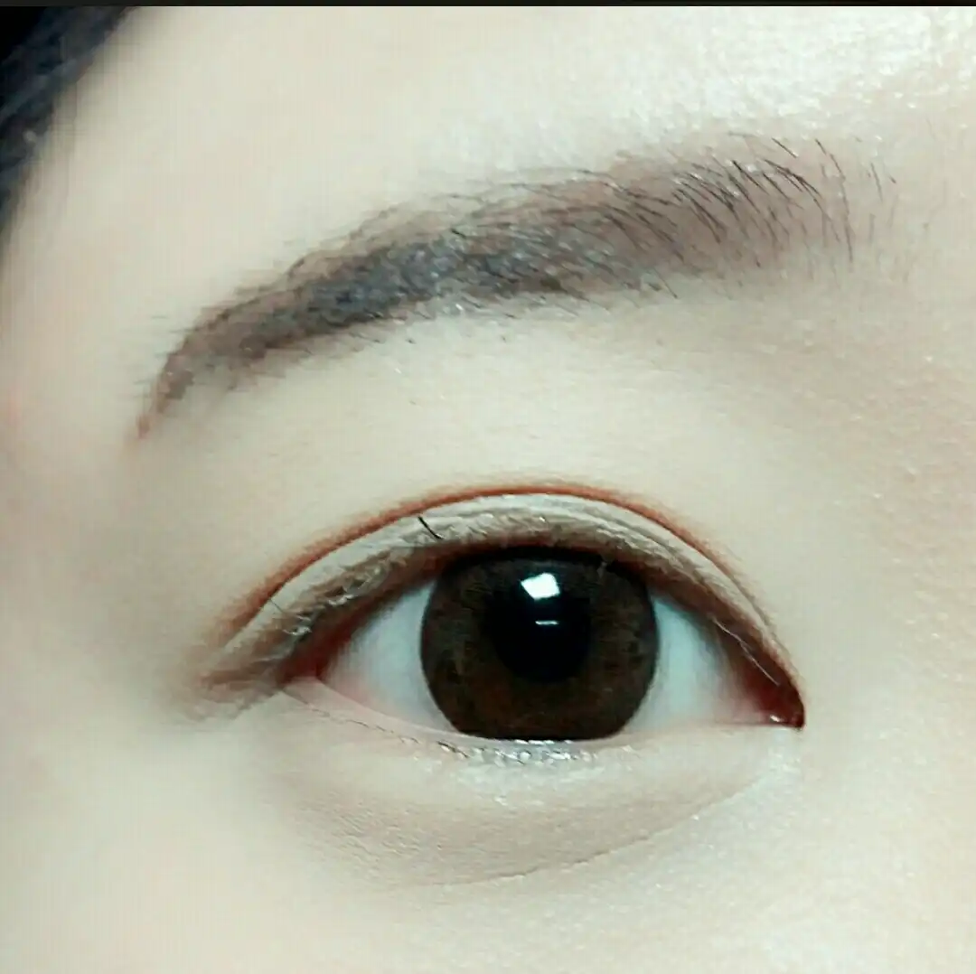 언니의파우치 리뷰 이미지 9 - [커버 퍼펙션 팁 컨실러 [01 클리어 베이지]]