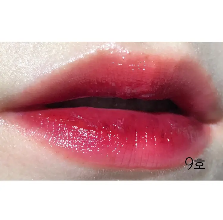 선택된 언니의파우치 리뷰 이미지 - [비비드 오일 틴트 [9호 블러디 초콜릿 레드]]