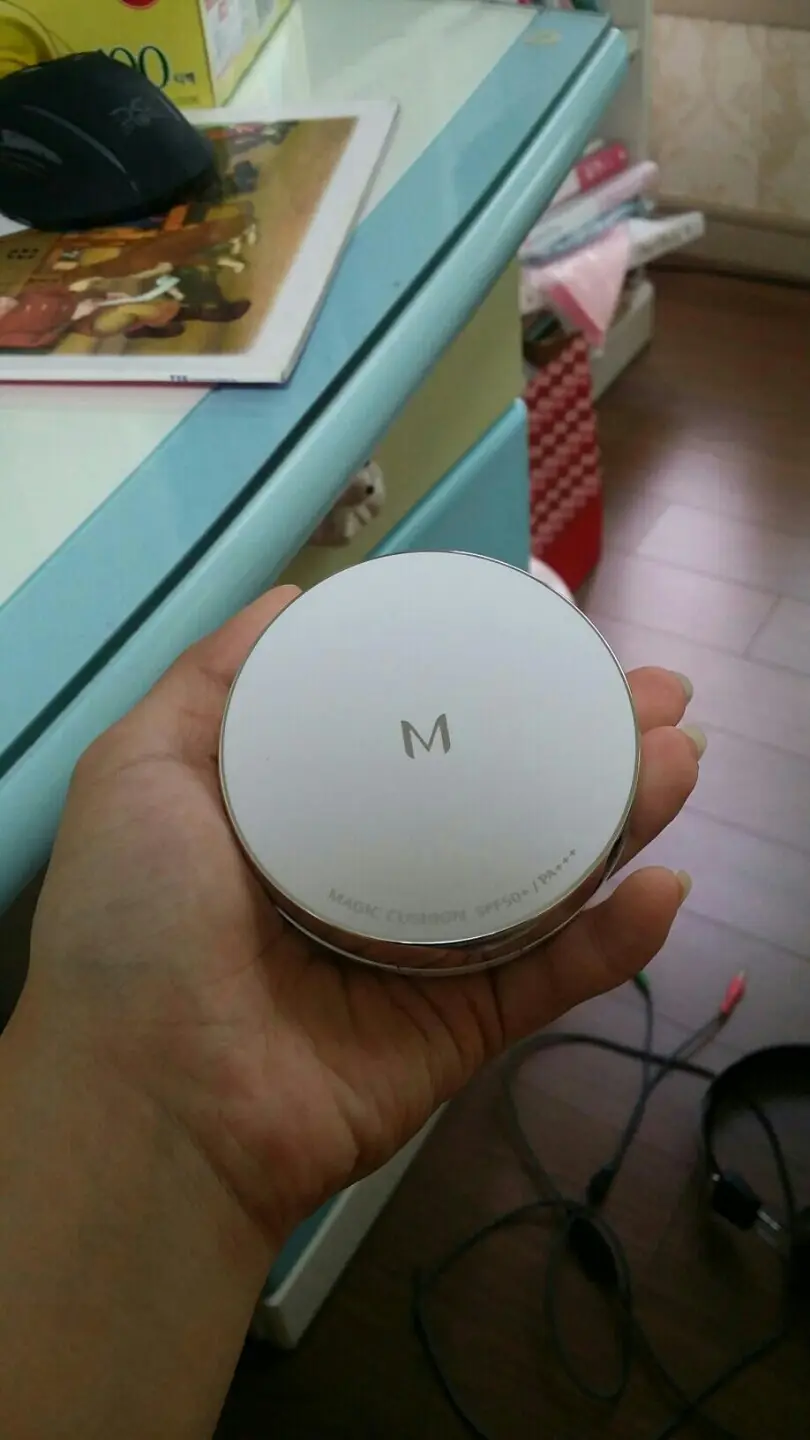 선택된 언니의파우치 리뷰 이미지 - [[M] 매직 쿠션 모이스처 SPF50+ PA+++ [23호]]