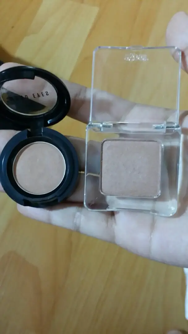 선택된 언니의파우치 리뷰 이미지 - [아이섀도우 새틴 [아몬드 라무르]]