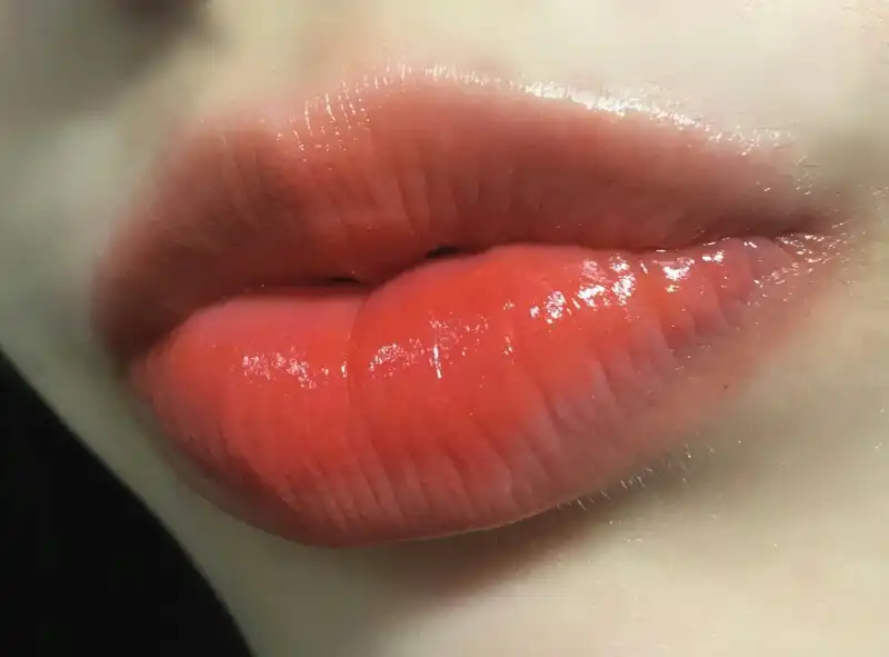 언니의파우치 리뷰 이미지 8 - [앙큼 라이어 코팅 틴트 [01 수줍은복숭아인척]]