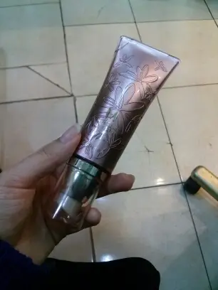선택된 언니의파우치 리뷰 이미지 - [시그너처 리얼 컴플릿 BB크림 SPF25/PA++ 20g 21호 화사한 핑크 베이지]