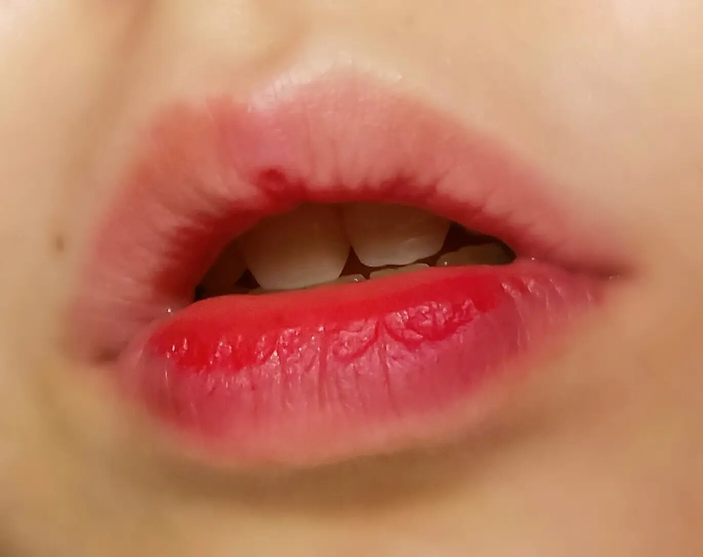 선택된 언니의파우치 리뷰 이미지 - [언파 부비부비 버블 립 스크럽 (10ml)]