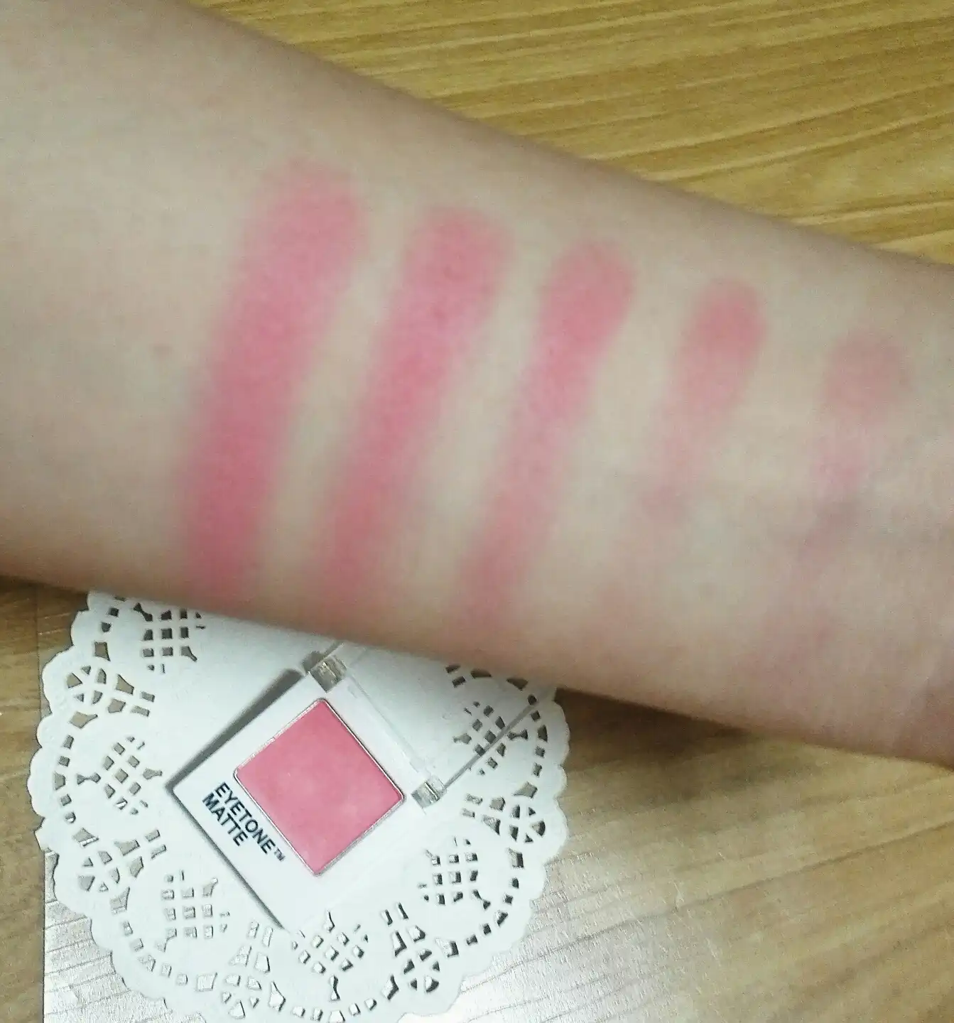 아이톤 싱글 섀도우 매트타입 (두근핑크)