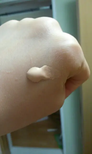 선택된 언니의파우치 리뷰 이미지 - [에어 스킨핏 비비 SPF35 PA++ 3호 트루 베이지]
