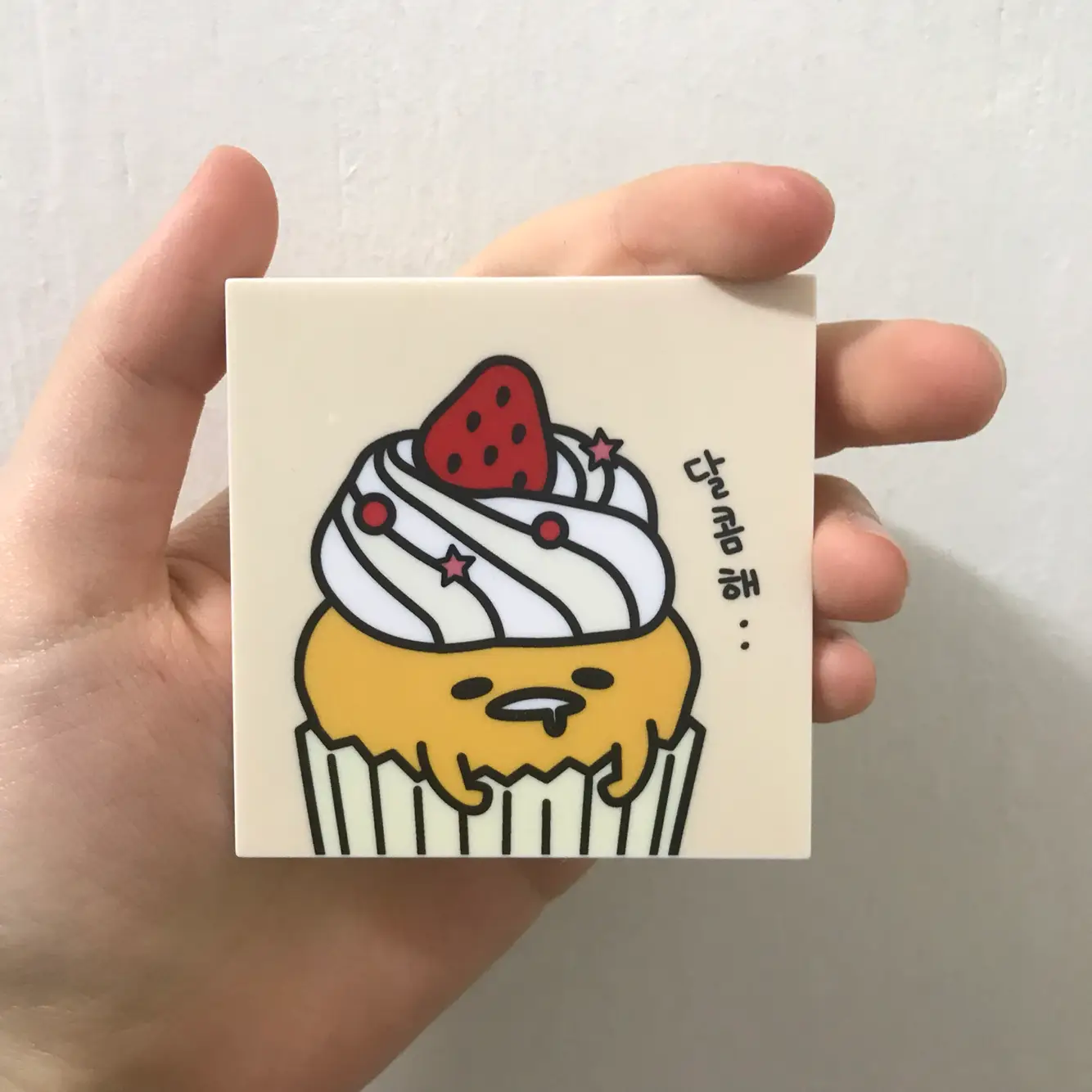 선택된 언니의파우치 리뷰 이미지 - [구데타마 ver2 컵케익 아이섀도우 [1호 레드벨벳]]