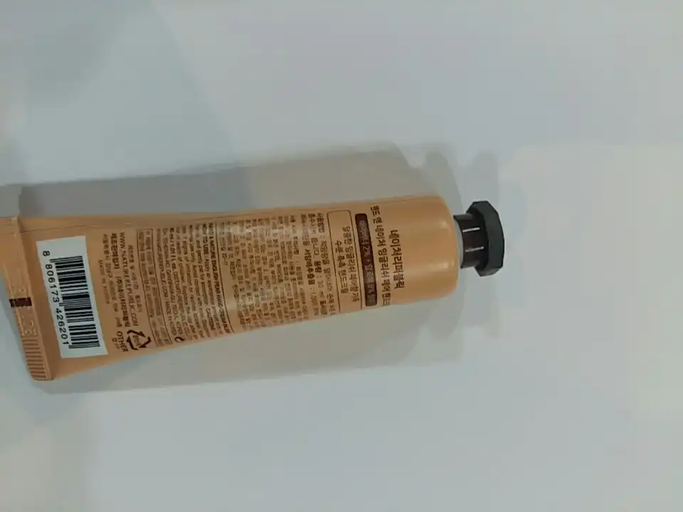 언니의파우치 리뷰 이미지 2 - [핸드 앤 네이처 핸드 크림 [잉글리쉬 페어]]