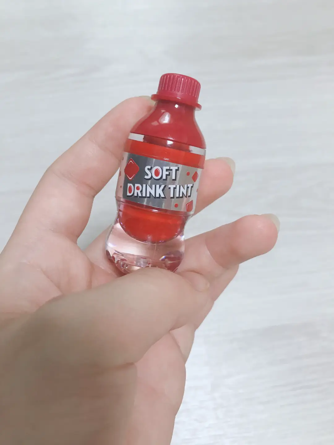 선택된 언니의파우치 리뷰 이미지 - [탄산 톡 틴트 [RD301 빨대 콕! 레드]]