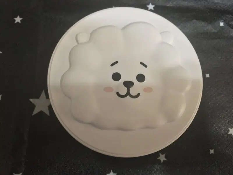선택된 언니의파우치 리뷰 이미지 - [BT21 리얼웨어 커버 쿠션 [21호 아이보리]]