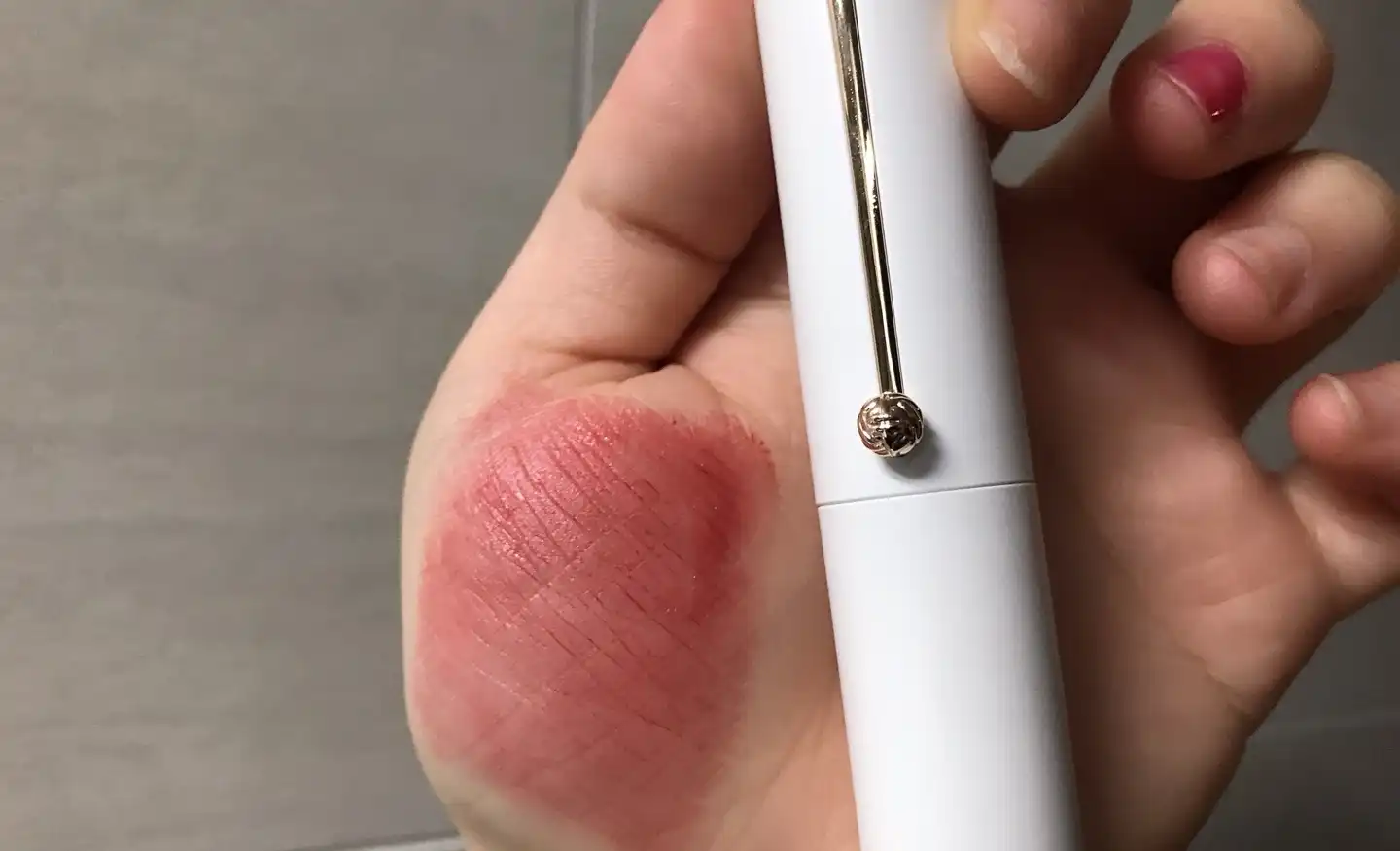 잉크 쉬어 매트 립스틱 [02 베이지 레터]