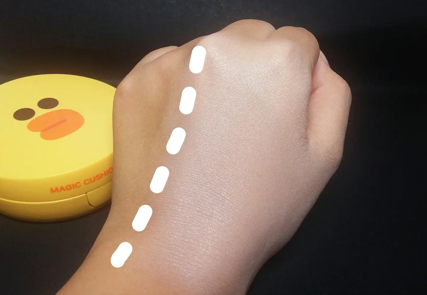 선택된 언니의파우치 리뷰 이미지 - [[M] 매직 쿠션 모이스처 SPF50+ PA+++ [21호]]
