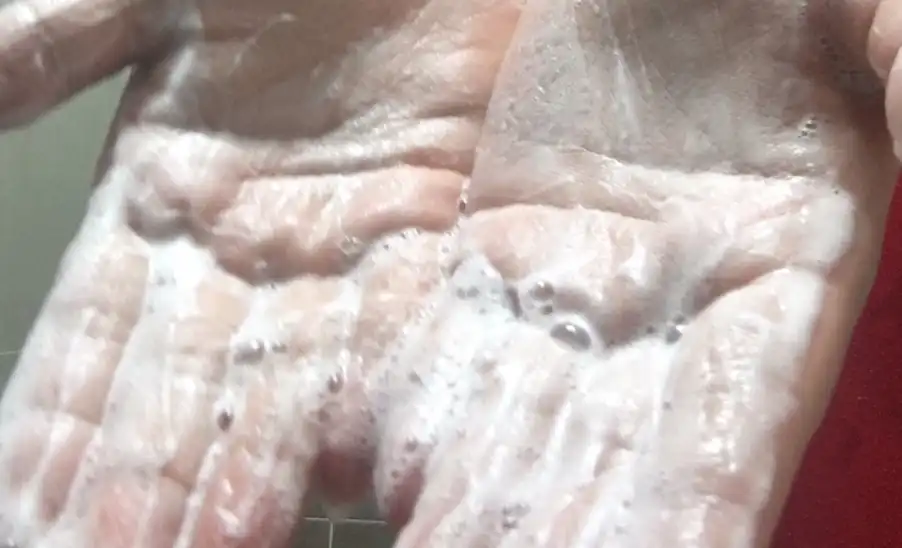 화산송이 모공 스크럽폼