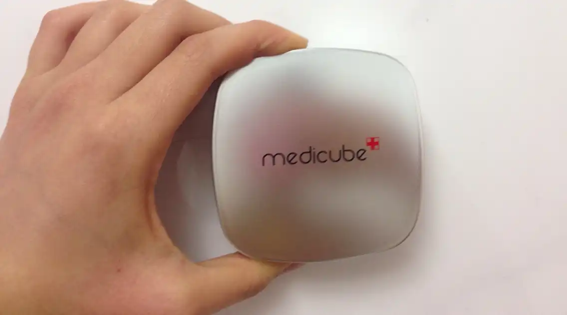 레드 쿠션 [23호 내추럴 베이지]