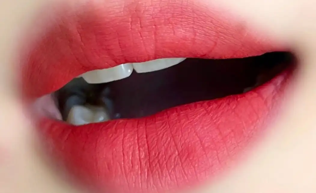 키스미 아이 라이트 블러리 픽싱 틴트 [05 릿치 레드]