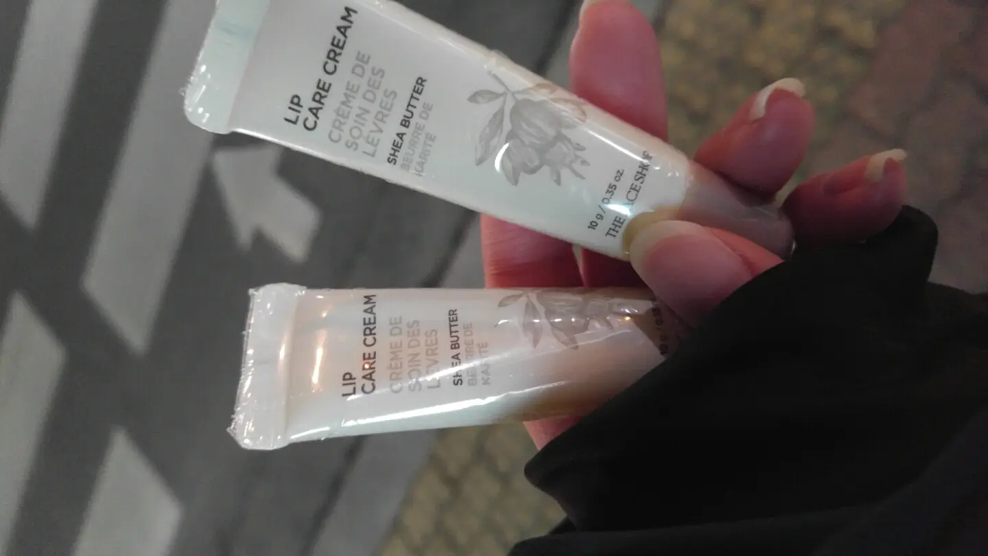 선택된 언니의파우치 리뷰 이미지 - [러블리믹스 립케어 크림 쉐어버터]