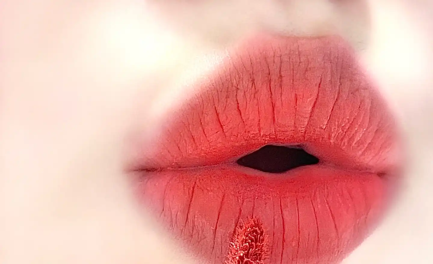 키스미 아이 라이트 블러리 픽싱 틴트 [05 릿치 레드]