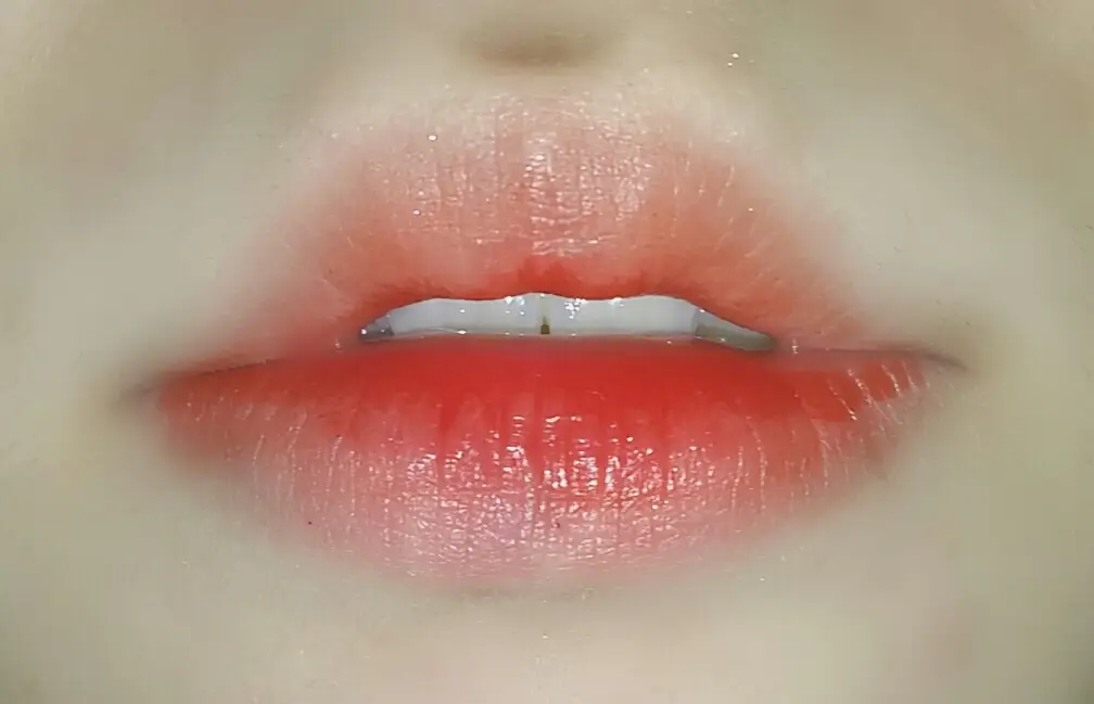 선택된 언니의파우치 리뷰 이미지 - [쿨링미 프루프 립톤 겟잇 틴트 [04 레드핫]]