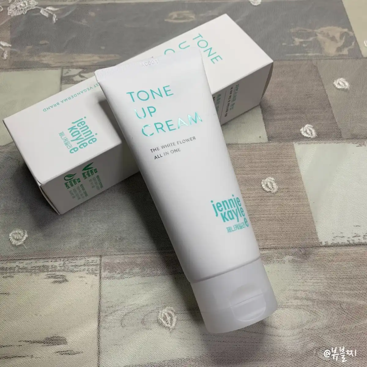 더 화이트플라워 톤업크림