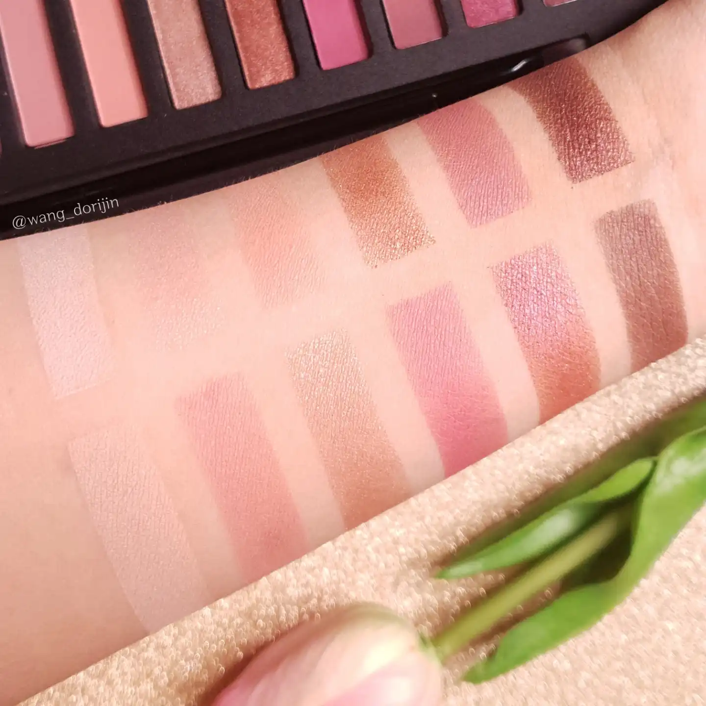 프리티 플리즈 아이섀도우 팔레트