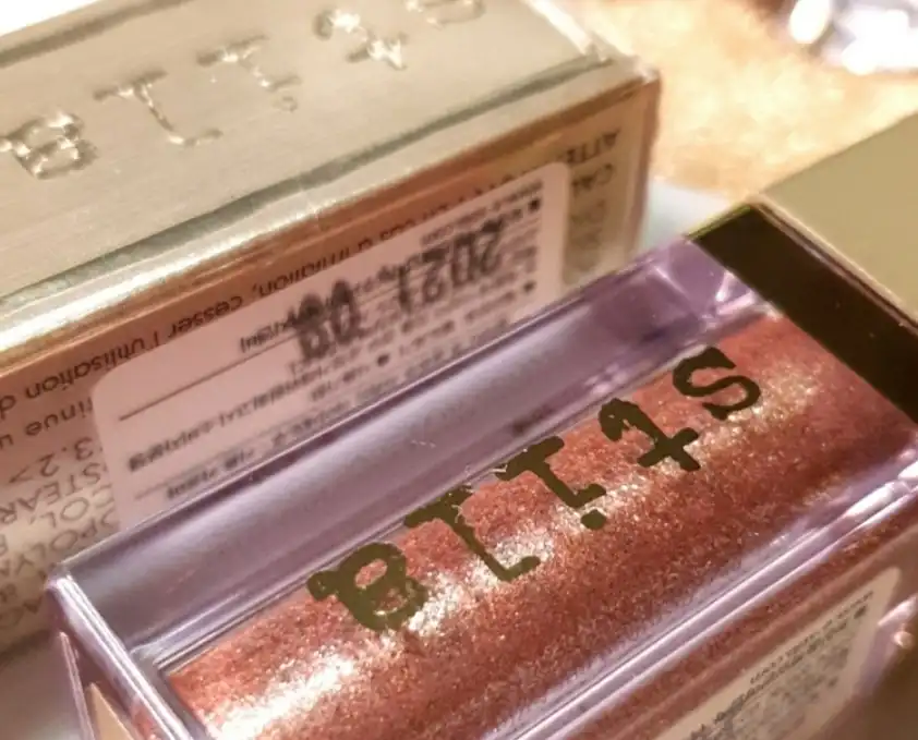 매그니피센트 메탈 글리터 아이섀도우 [키튼 카르마]