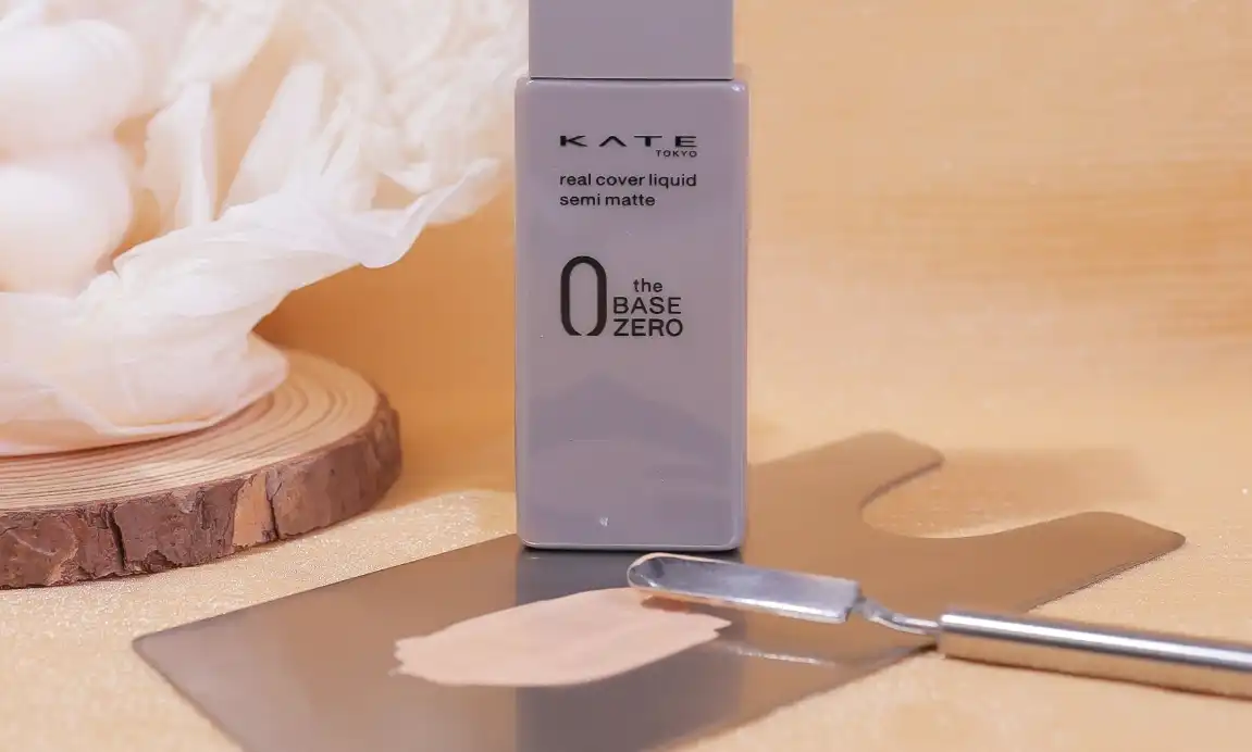 리얼 커버 리퀴드 세미 매트 [01 아이보리]