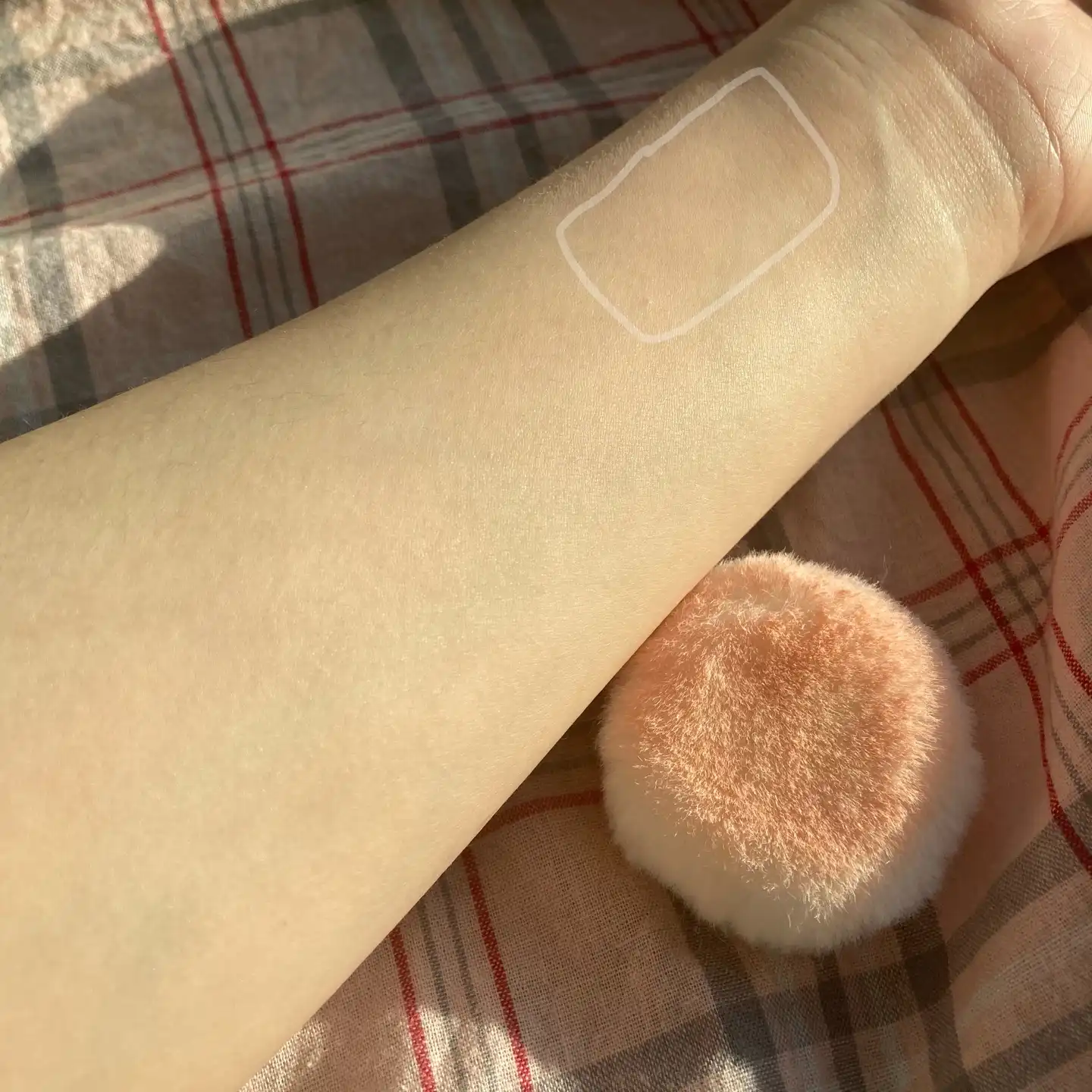 언니의파우치 리뷰 이미지 9 - [디즈니 썸썸 러블리 쿠키 블러셔 [OR204 피치 바닐라 크림]]