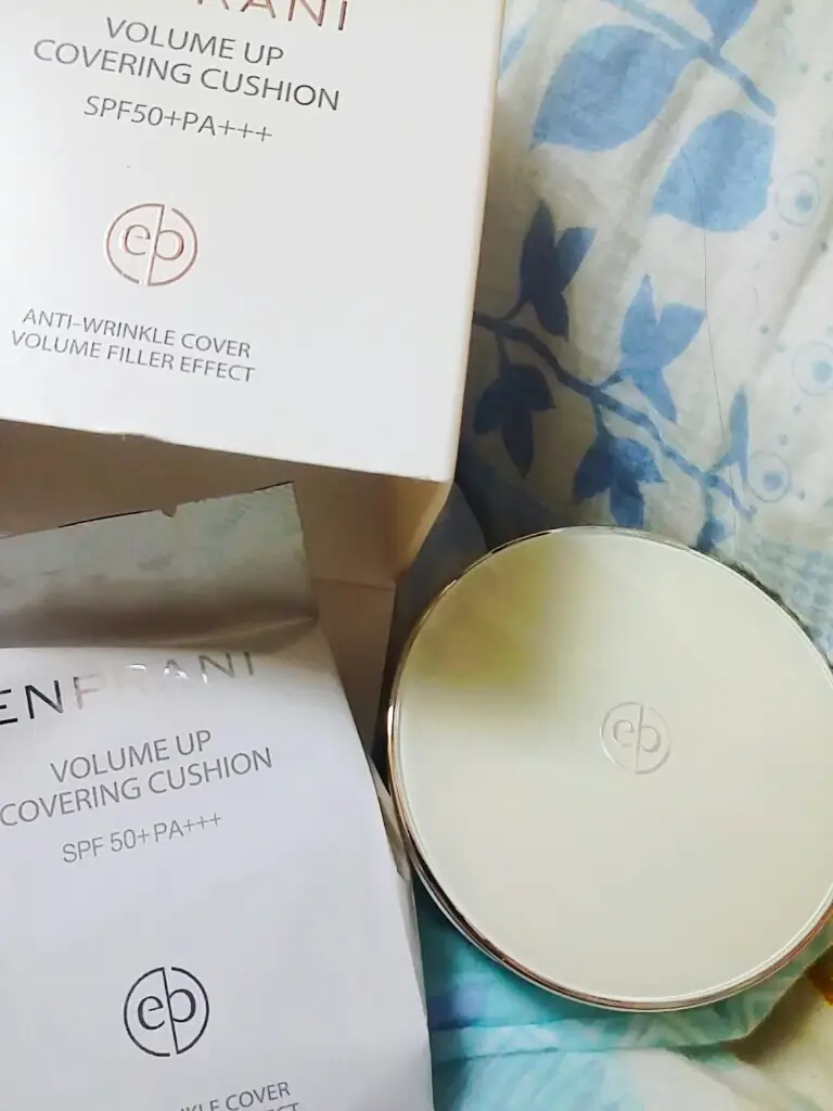 선택된 언니의파우치 리뷰 이미지 - [볼륨업 커버링 쿠션 SPF50+ PA+++ (리필18g 포함) 23호 내추럴 베이지+래디언스 씨씨 크림]