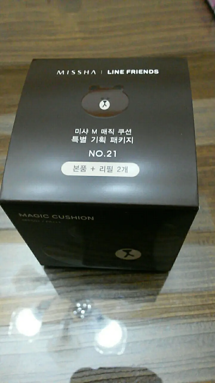 선택된 언니의파우치 리뷰 이미지 - [[M] 매직 쿠션 모이스처 SPF50+ PA+++ [21호]]