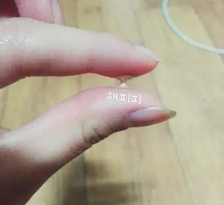 언니의파우치 리뷰 이미지 3 - [롱웨어 이븐 피니시 파운데이션 [베이지]]