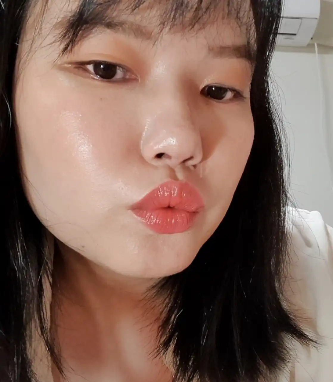 배어 글로우 파운데이션 [L21. 라이블리 페어]