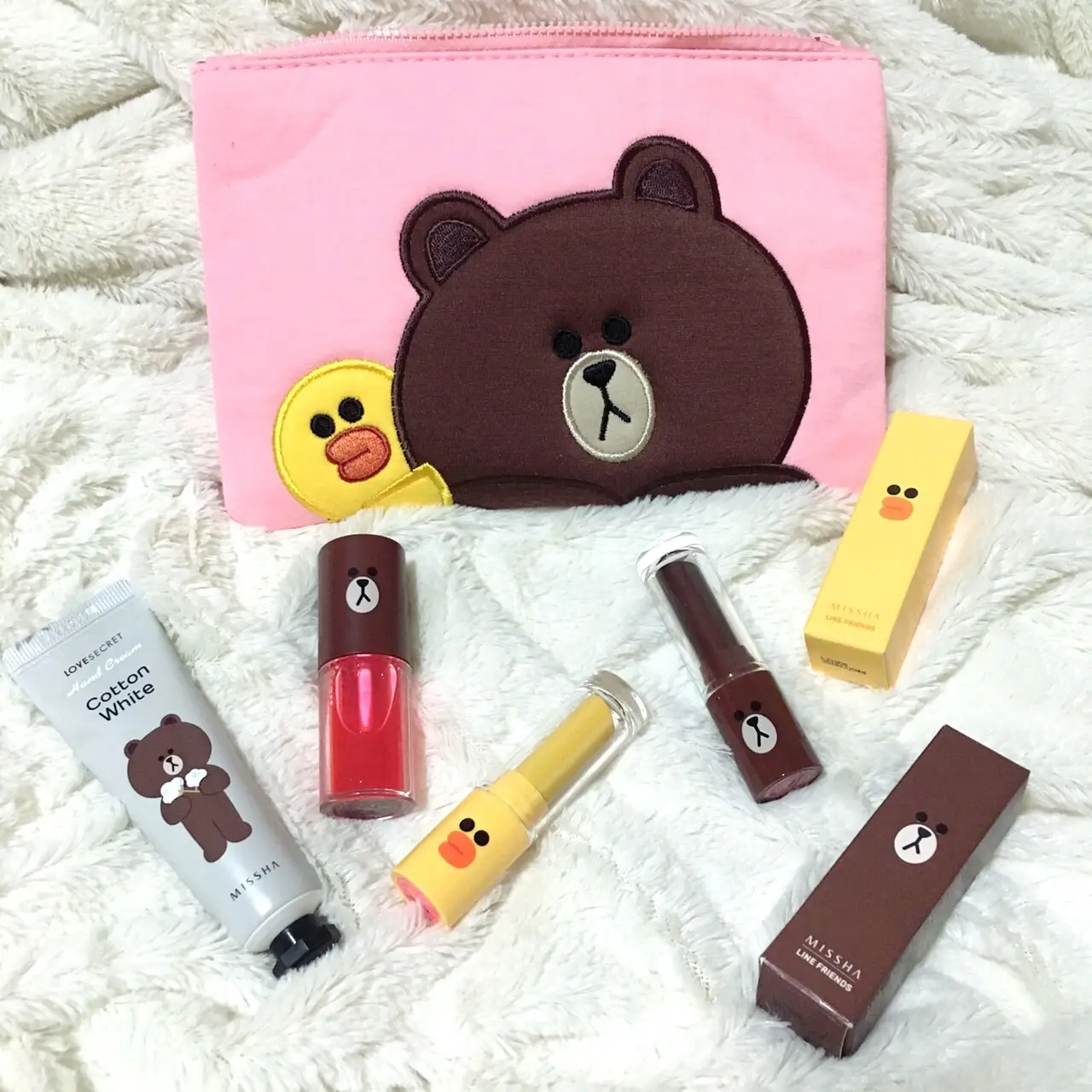 선택된 언니의파우치 리뷰 이미지 - [라인프렌즈 에디션 매트 립루즈 (MRD02 살사레드)]