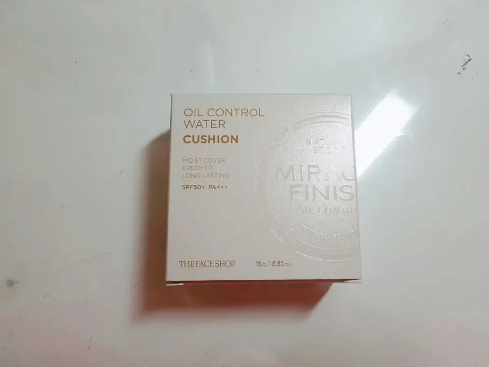 선택된 언니의파우치 리뷰 이미지 - [ 피지 잡는 수분 쿠션 [V201 애프리콧 베이지]]