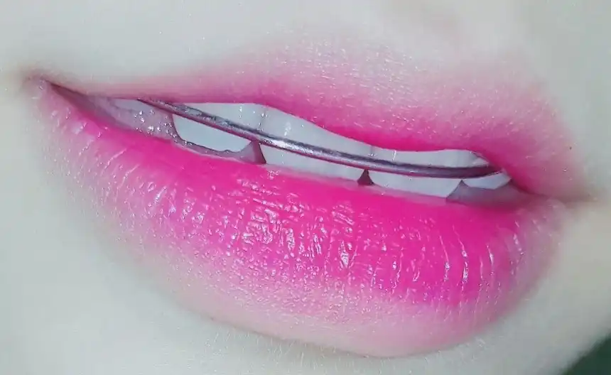 퓨어 비타민 캡슐 립 타투 비타민 E. 스트로베리