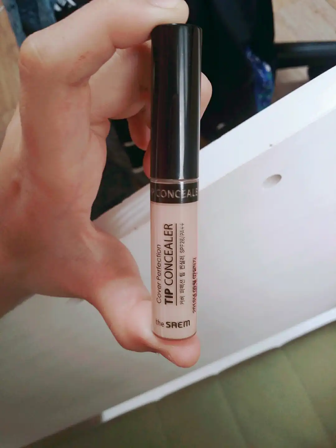 커버 퍼펙션 팁 컨실러 [01 클리어 베이지]